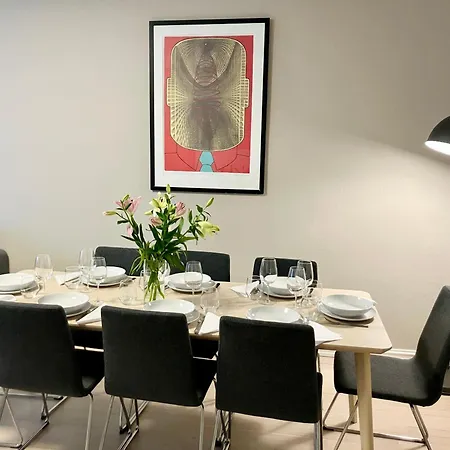 Majorstua, Charming And Modern 3 Bedroom Apartman *